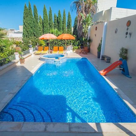 Central Villa Flatlet With Pool - Free Parking And Wifi Lija Zewnętrze zdjęcie