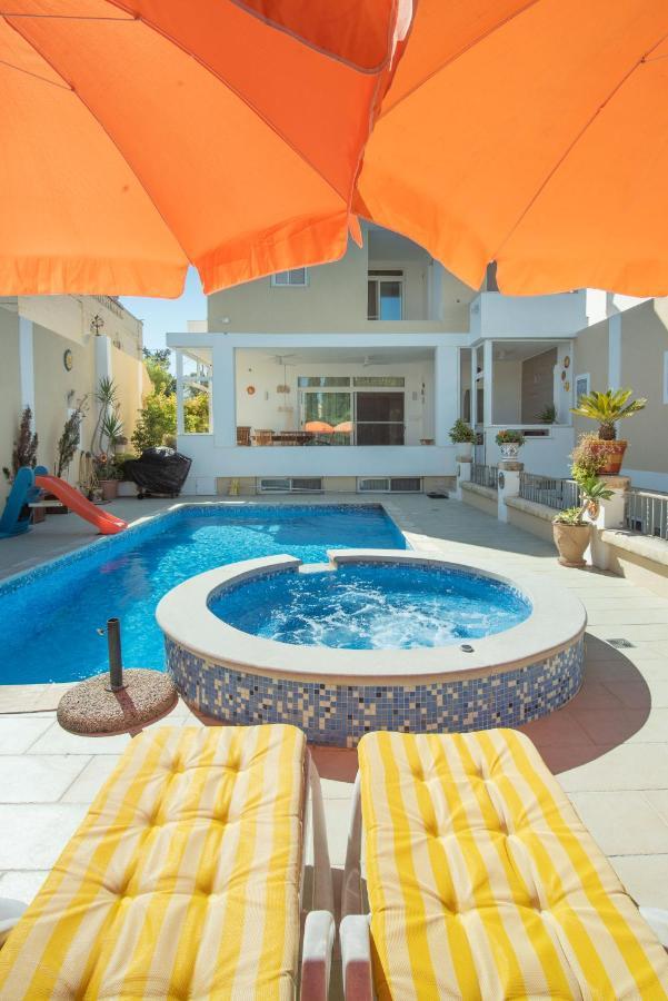 Central Villa Flatlet With Pool - Free Parking And Wifi Lija Zewnętrze zdjęcie