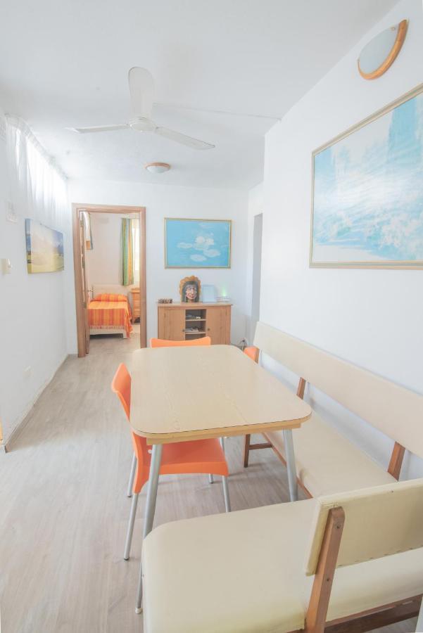 Central Villa Flatlet With Pool - Free Parking And Wifi Lija Zewnętrze zdjęcie