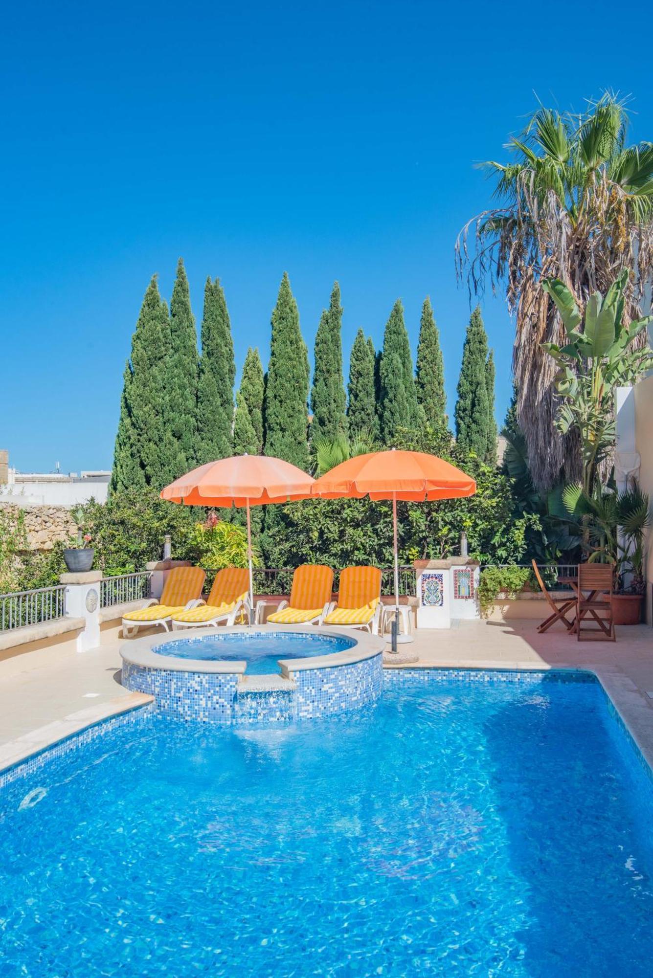 Central Villa Flatlet With Pool - Free Parking And Wifi Lija Zewnętrze zdjęcie